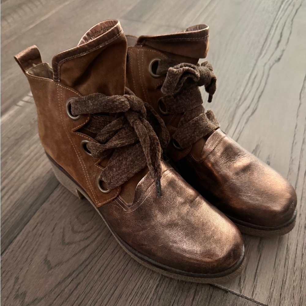 Women’s Casta Boots Size 39